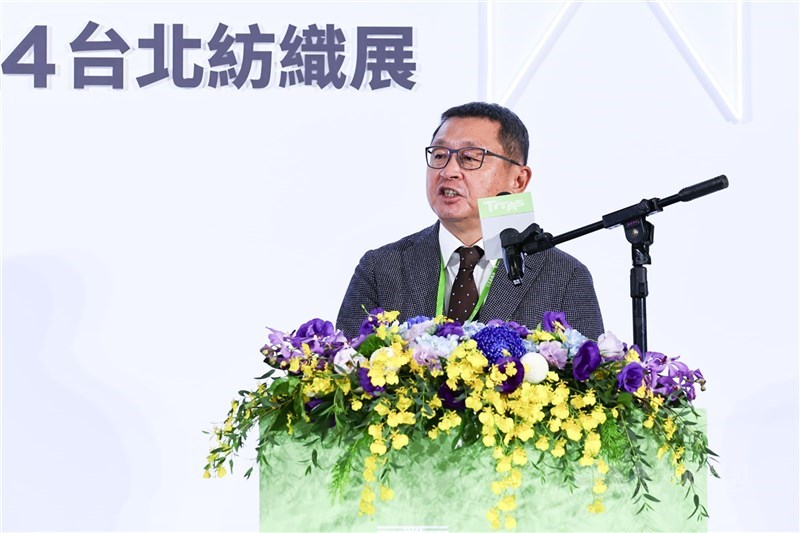 圖說: 由紡拓會舉辦的「2025年台韓紡織會議」上週落幕,紡拓會董事長暨力麗集團董事長郭紹儀表示,對等關稅造成當前國際市場不確定性,另外全球紡織供應鏈也處於淨零減碳、永續轉型階段,紡織產業正承受前所未見的挑戰。(中央社檔案照片)