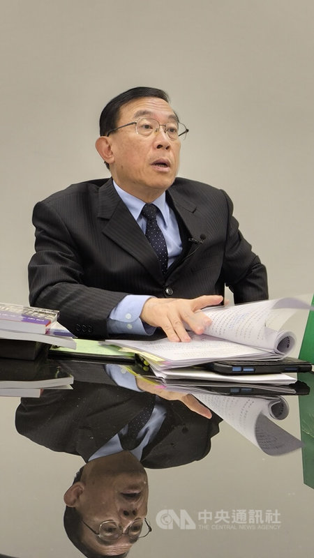 最高檢察署檢察總長邢泰釗(圖)接受中央社專訪時說,針對毀損特殊國家關鍵基礎設施,情節重大者,應加重刑責。中央社記者謝幸恩攝 114年4月21日