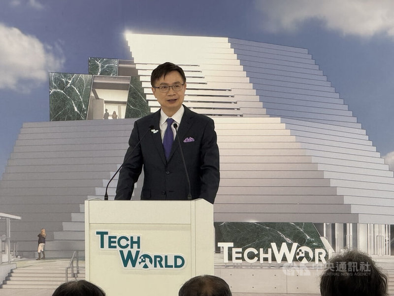 玉山數位科技株式會社策劃展出TECH WORLD館22日正式開館,榮譽會長黃志芳表示,TECH WORLD館主軸聚焦共好理念,將與世界一起前進,不僅與世界分享自然風景,更願意和夥伴合作科技技術。中央社記者楊明珠攝 114年4月22日