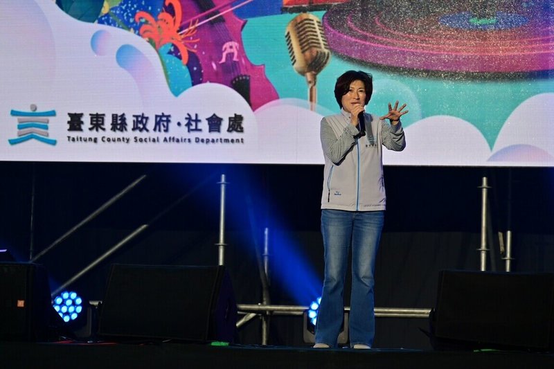 台東縣長饒慶鈴22日參加縣政府社會處活動後接受媒體訪問表示,她有預定的行程要和鄉鎮長到德國考察,因此無法參加26日藍營上凱道發怒吼活動。(台東縣政府提供)中央社記者盧太城台東傳真 114年4月22日