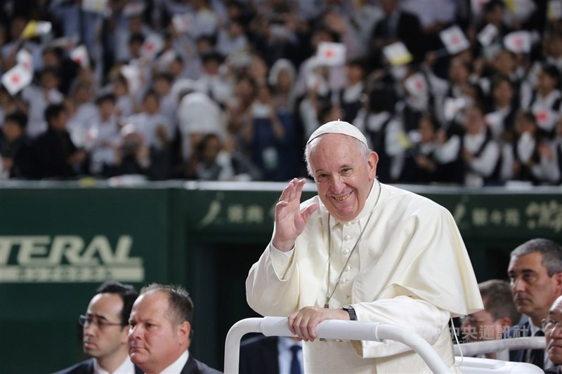 https://www.cna.com.tw/news/aopl/202504220030.aspx?topic=4718 教宗方濟各(Pope Francis)啟發國際奧委會主席巴赫(Thomas Bach)創建奧運難民隊。(中央社檔案照片)
