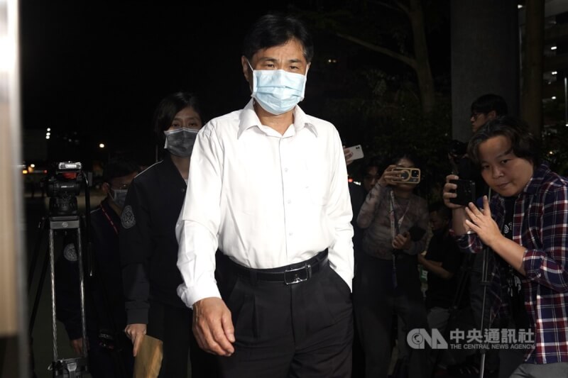 國民黨板橋區黨部主任謝慶認(中)。(中央社檔案照片)