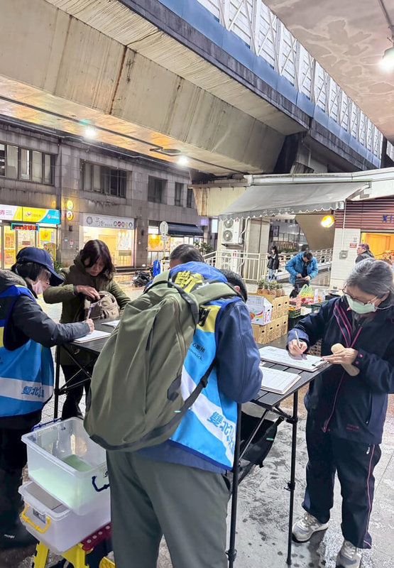 新北罷免團體21日公布,已收到國民黨籍立委廖先翔罷免二階連署書2萬9903份,超過法定門檻2萬6512份。(罷團提供)中央社記者趙敏雅傳真 114年4月22日