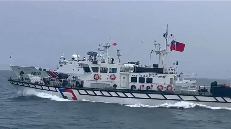 4艘中國海警船23日下午侵擾金門水域,海巡署金馬澎分署調度巡防艇監控驅離。(海巡署金馬澎分署提供)中央社記者吳玟嶸傳真 114年4月23日