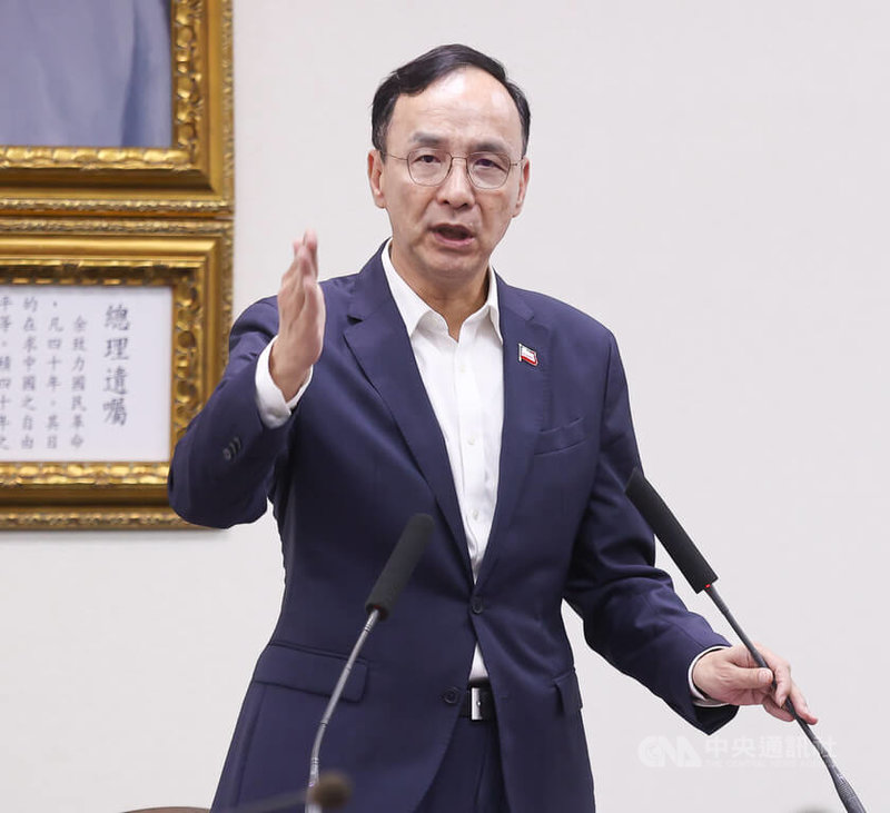 台北市長蔣萬安日前拋出倒閣說,國民黨主席朱立倫(圖)23日表示,倒閣一直都是選項、也從未排除,從今年初到現在都一直有討論,但至今他詢問黨內立委意見,絕大部分都不贊成用倒閣方式去自傷。中央社記者謝佳璋攝 114年4月23日