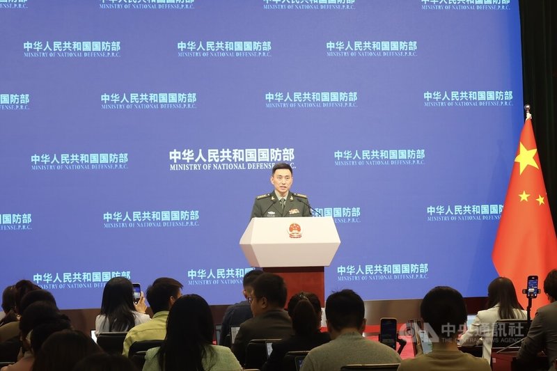 中國國防部發言人張曉剛24日表示,4月28日至30日將在北京舉辦首屆「北京香山論壇先導會」,有30餘國和國際組織的200多名防務官員、專家學者與會,期間將安排雙多邊會見。中央社記者謝怡璇北京攝 114年4月24日