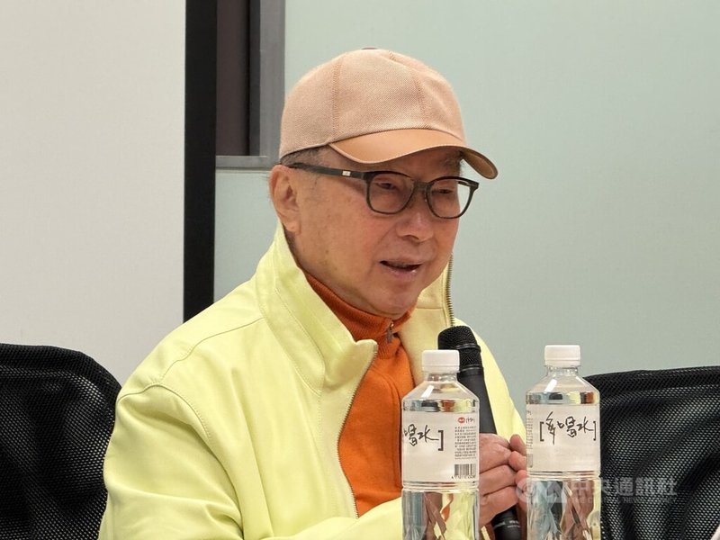 代工廠廣達26日舉辦37週年廠慶活動,董事長林百里接受媒體採訪時,形容廣達具備韌性製造的能力,商業模式就像「總舖師」,不管哪裡辦桌,都有廚師可以去做菜。中央社記者吳家豪攝 114年4月26日
