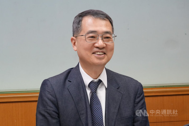 黃昆輝教授教育基金會26日舉辦高等教育座談,暨南國際大學校長武東星(圖)提醒,政策補助項目不斷累積增加,易使大學在行政與計畫執行上疲於奔命,影響校務正常發展的自主性。中央社記者陳至中台北攝 114年4月26日