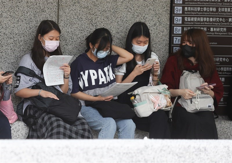 四技二專統一入學測驗26日3節考完,技專校院入學測驗中心指出,科目缺考率最高為5.51%,和往年差異不大。(中央社檔案照片)