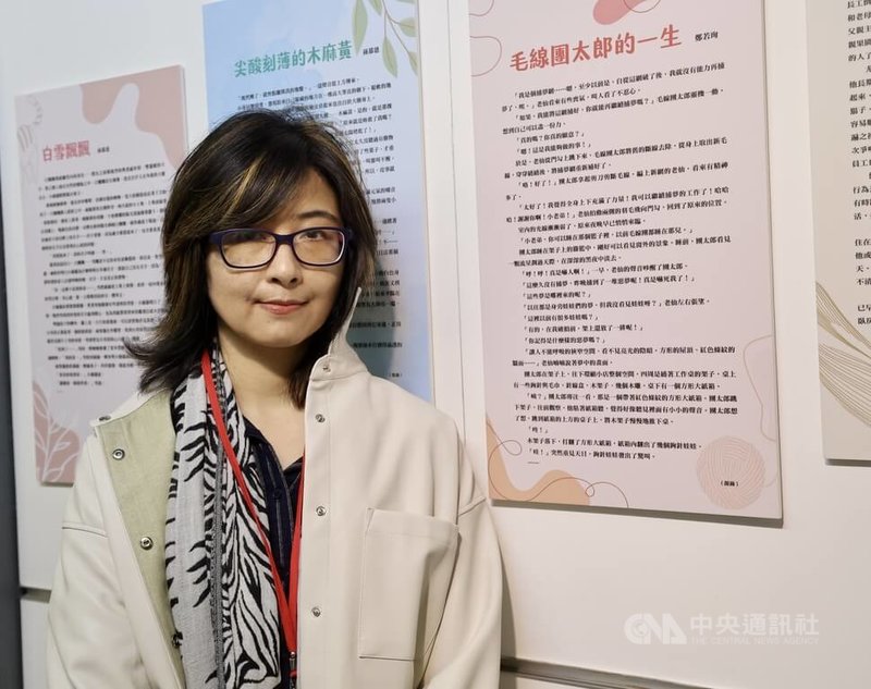第37屆信誼幼兒文學獎26日下午在台北舉行頒獎典禮,今年兒童文學組首獎從缺,由創作者鄭若珣(圖)的「毛線團太郎的一生」等2件作品拿下佳作。中央社記者張皓安攝 114年4月26日