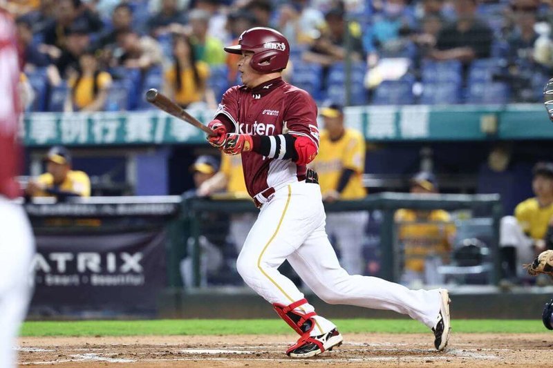中華職棒樂天桃猿29日與中信兄弟交手,7局上,桃猿隊林泓育(圖)代打敲出中外野方向安打、送回球隊超前分,率隊以4比3拿勝,林泓育也獲選單場MVP。(樂天桃猿隊提供)中央社記者謝靜雯傳真 114年4月29日