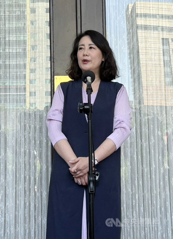 因應美國對等關稅政策，行政院會24日通過新台幣4100億元特別預算條例，其中包含撥補台電1000億元，遭在野黨質疑一再撥補是能源政策錯誤。民進黨團幹事長吳思瑤（圖）今天說，撥補台電是產業界心聲、全民期待，在野黨貿然跟恢復核能畫上等號，無助於政策討論。中央社記者林敬殷攝 114年4月29日