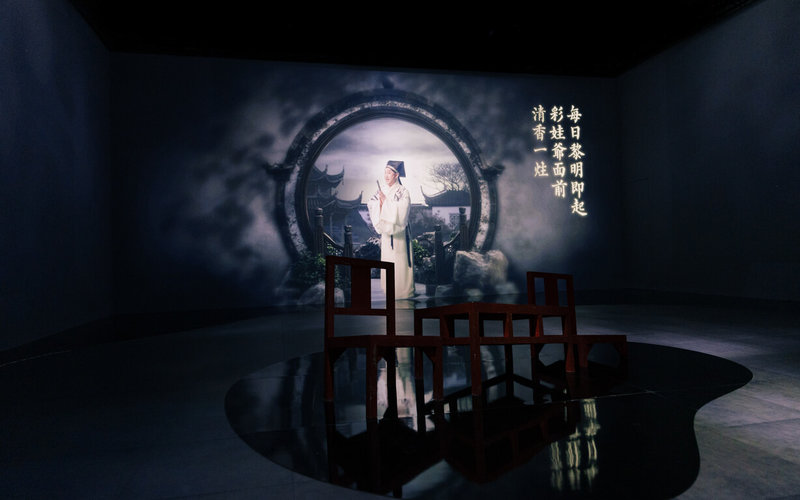「鏡花水月-國光30戲曲沉浸劇場光影展」透過沉浸式光影設計結合戲曲美學,以全台最高規格5面沉浸投影與環繞式音響場域,打造出一座虛實交錯的光影庭園,5月1日起將於台北双融域開展。(國光劇團提供)中央社記者葉冠吟傳真 114年4月30日