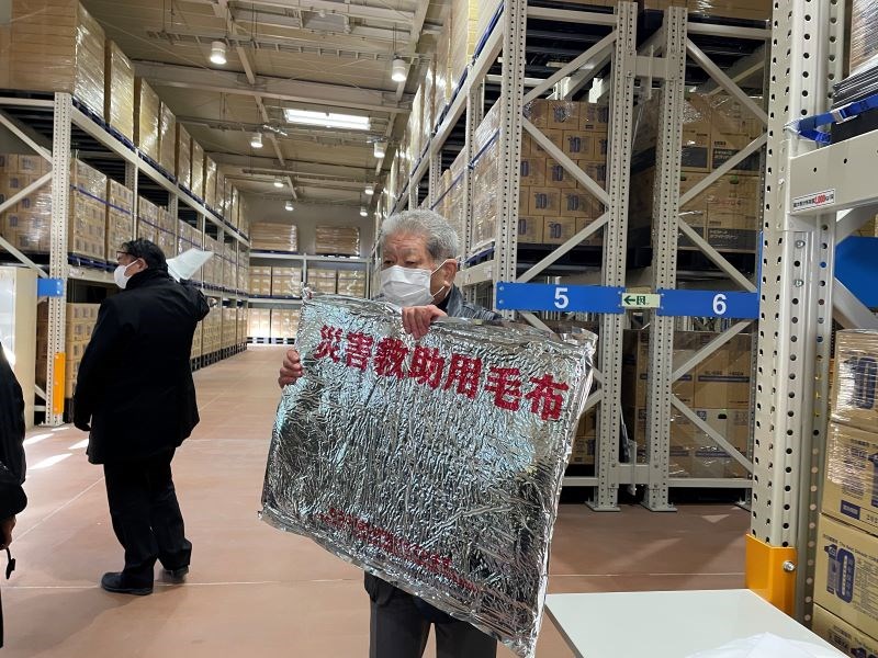 東松島市防災倉庫存放災害救助用毛毯。圖為2024年攝。（中央社戴雅真）