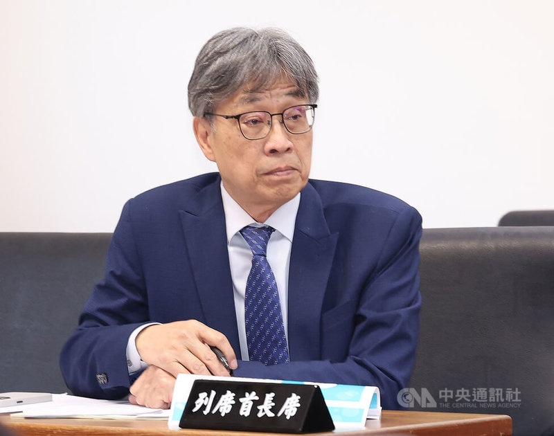 立法院經濟委員會30日審查動物保護法部分條文修正草案,農業部長陳駿季應邀列席。行政院編列特別預算因應對等關稅衝擊,陳駿季表示,目前編列額度應足夠,若關稅定案後衝擊擴大,將爭取更多預算協助。中央社記者張新偉攝 114年4月30日