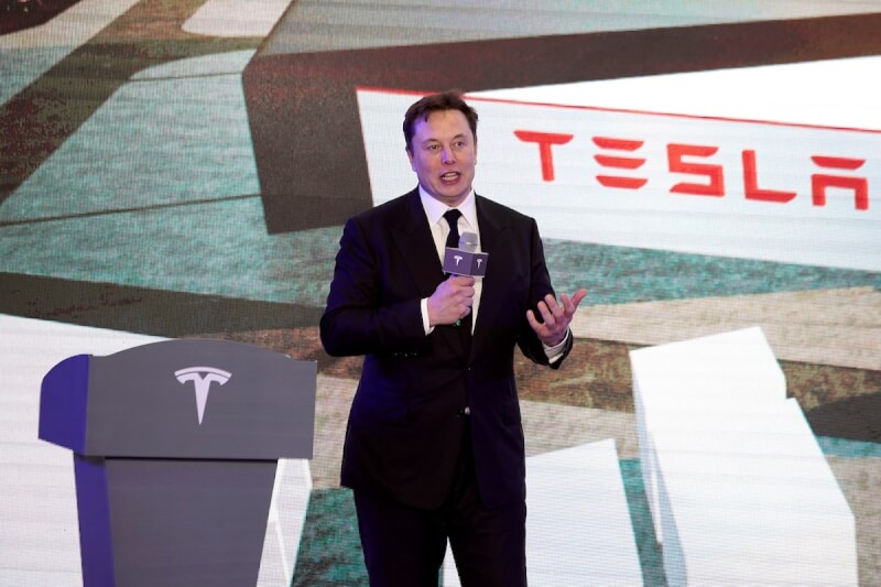 美國電動車大廠特斯拉董事會成員約1個月前聯絡幾間獵人頭公司,物色現任執行長馬斯克的繼任者。(路透社)