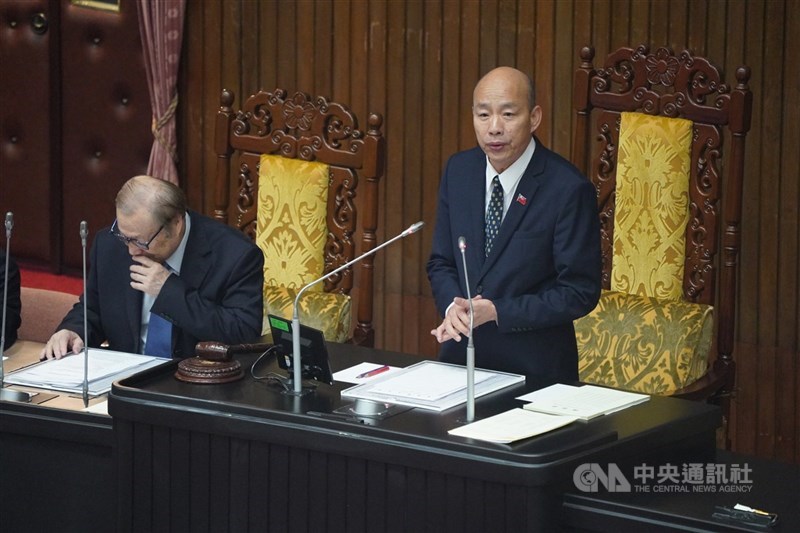 立法院司法及法制委員會本週三度邀請立法院秘書長周萬來做專題報告。立法院長韓國瑜今天宣告,委員會召委未依各委員會組織法辦理的專題報告,立院幕僚人員無列席必要。(中央社檔案照片)
