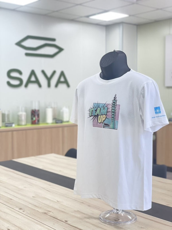南亞旗下品牌SAYA積極研發推動永續織品,贊助台北101垂直馬拉松,提供約6000件100%回收再製的環保賽衣,希望藉此號召推廣減碳行動與極限挑戰。(南亞提供)中央社記者曾仁凱傳真 114年5月2日