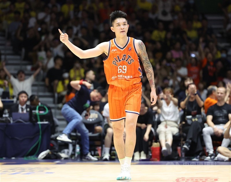 台灣職籃P.LEAGUE+ 桃園璞園領航猿本土球星盧峻翔(圖),3日以滿分150分成為聯盟史上第2名蟬聯年度最有價值球員(MVP)。(中央社檔案照片)