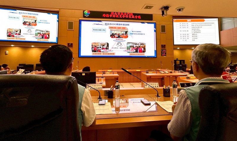 金門縣消防局日前與新北市消防局在「跨縣市防救災合作會議」中,就跨區互助支援、兵棋推演及長期合作平台等議題進行交流。(金門縣消防局提供)中央社記者吳玟嶸傳真 114年5月3日