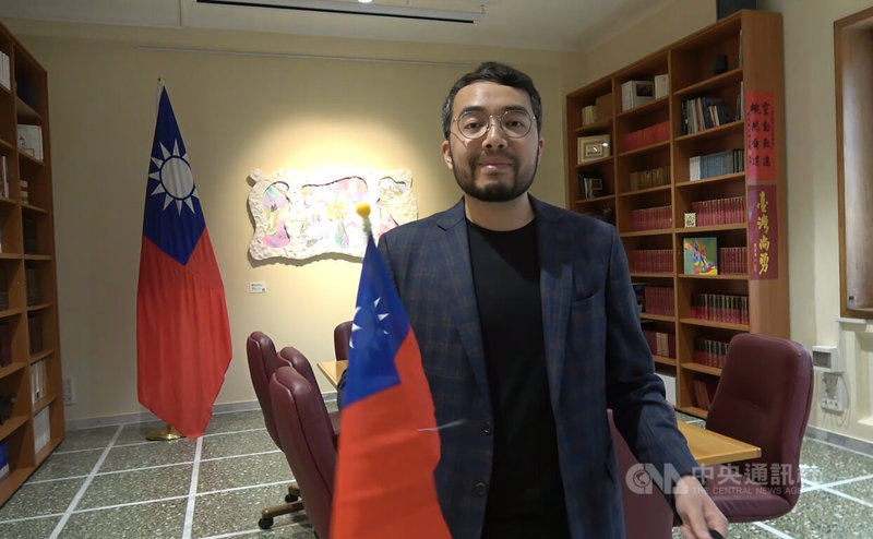 台美混血的莊文生(Vincent Stubbs)到駐教廷使館參觀感到非常興奮,他表示自己是驕傲的台灣人,希望有一天能搬到台灣居住。中央社記者黃雅詩梵蒂岡攝 114年5月5日