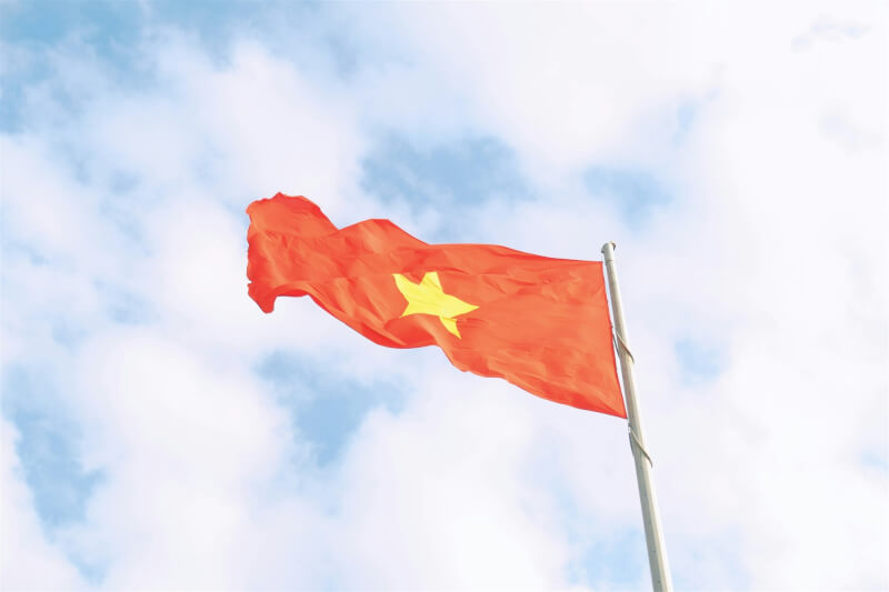 越南總理范明正表示,7日將首次與美國進行關稅談判。圖為越南國旗。(圖取自Unsplash圖庫)