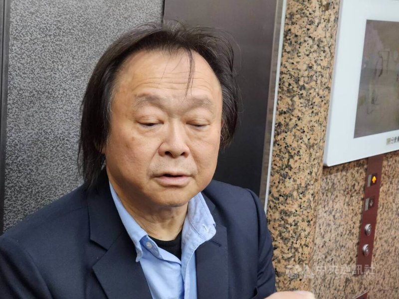 民進黨立委王世堅7日出席民進黨中常會前受訪。中央社記者葉素萍攝 114年5月7日