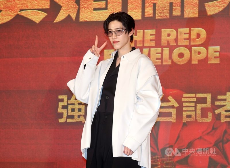翻拍台灣電影「關於我和鬼變成家人的那件事」的泰國喜劇「冥婚鬧泰大」9日將在全台上映,主要演員PP Krit(圖)8日在台北出席宣傳記者會。中央社記者張皓安攝 114年5月8日