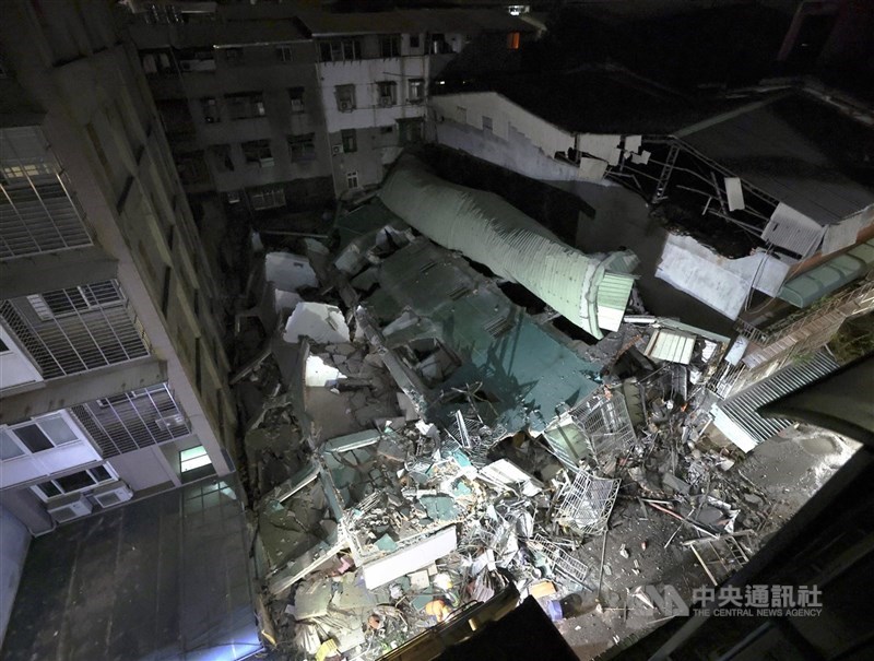 新北市三重區六張街一處工地地下室1月6日上午開挖,釀鄰屋1倒塌、1拆除。(中央社檔案照片)