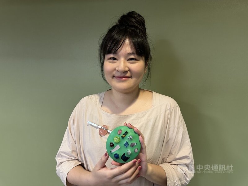 台灣當代首飾創作者吳沛璇參加紐約藝術與設計博物館年度活動,展後在紐約台北文化中心展示創作。中央社記者廖漢原紐約攝 114年5月9日