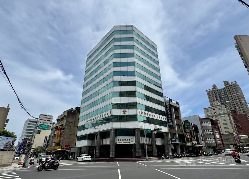 新竹一家工程公司逾期未繳納113年度營利事業所得稅新台幣76萬餘元,即使加徵滯納金仍不繳納,經行政執行署新竹分署扣押工程款等,負責人才趕緊將稅款、滯納金與利息全額繳清。圖為行政執行署新竹分署外觀。中央社記者魯鋼駿攝 114年5月9日