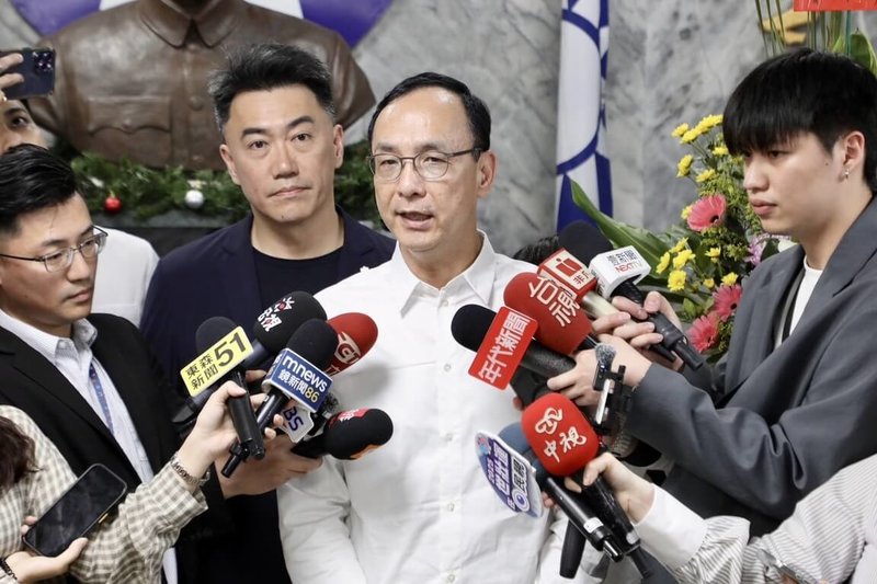 國民黨主席朱立倫的「納粹說」引發外界質疑,他今天表示,希望賴總統不要每天想消滅反對聲音,相信民眾就會認為賴總統不是獨裁者。 (國民黨提供) 中央社記者王承中傳真 114年5月9日