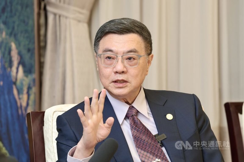 行政院長卓榮泰9日接受中央社專訪時說,兩岸交流要健康永續,也要去風險化、去政治化。中央社記者王飛華攝 114年5月9日