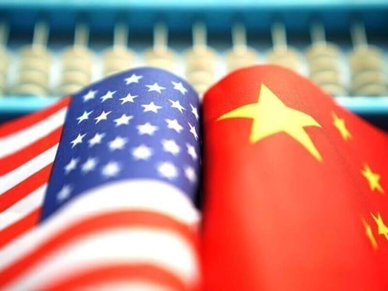 美國與中國國旗。(中新社)