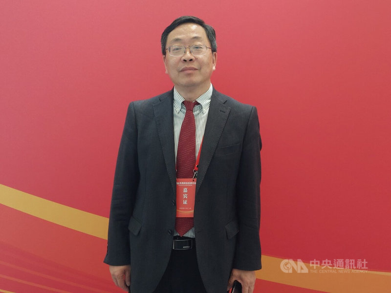上海交通大學台灣研究中心主任盛九元10日受訪表示,中美高層在瑞士的「碰頭會」應該不會有具體的結果,雙方只是接觸一下。儘管不是正式的關稅談判,但起碼雙方願意坐下來交流看法,這就是好的開頭。中央社記者張淑伶上海攝 114年5月10日
