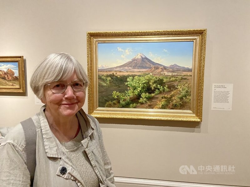 吉爾能表示,她從未到過墨西哥,參觀此畫展,看到和英國截然不同的景色,感覺就像旅行到不同國度一樣。中央社記者黃佩珊倫敦攝 114年5月10日