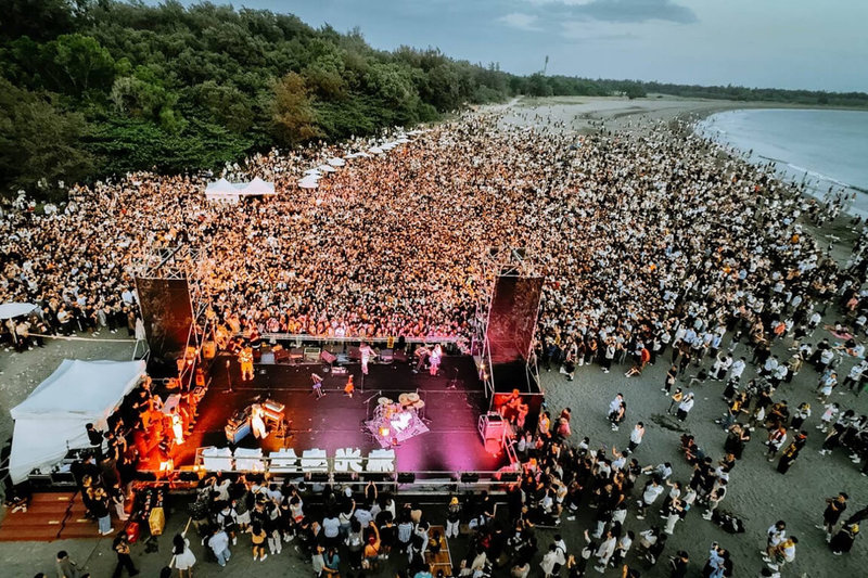 台南市政府文化局表示,2025漁光島生活節今年首度由「藝術節」轉型為「生活節」,以「生活即藝術」為策展主軸,11日圓滿落幕,為期9天活動吸引超過12萬人次遊客湧入。(台南市文化局提供)中央社記者楊思瑞台南傳真 114年5月11日