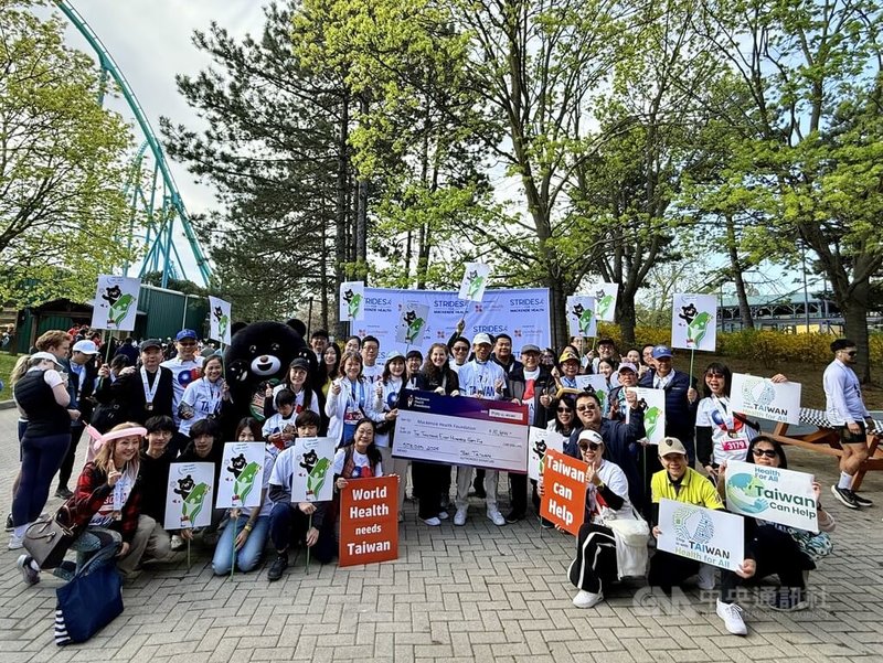 多倫多台灣人社區組成”Team Taiwan”加入加拿大Mackenzie醫院年度路跑活動,不但團隊人數最多,捐款金額佔活動所有募款隊伍的第三名。中央社記者胡玉立多倫多攝 114年5月12日