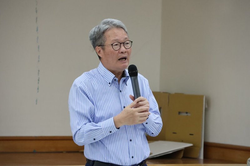 行政院政務委員陳金德(圖)9日至蘇澳鎮朝陽里朝陽社區發展協會舉辦「台拓地公地放領說明會」,宣布行政院已拍板,將在大南澳地區80公頃台拓地重啟公地放領政策。(蘇澳鎮公所提供)中央社記者王朝鈺傳真 114年5月12日