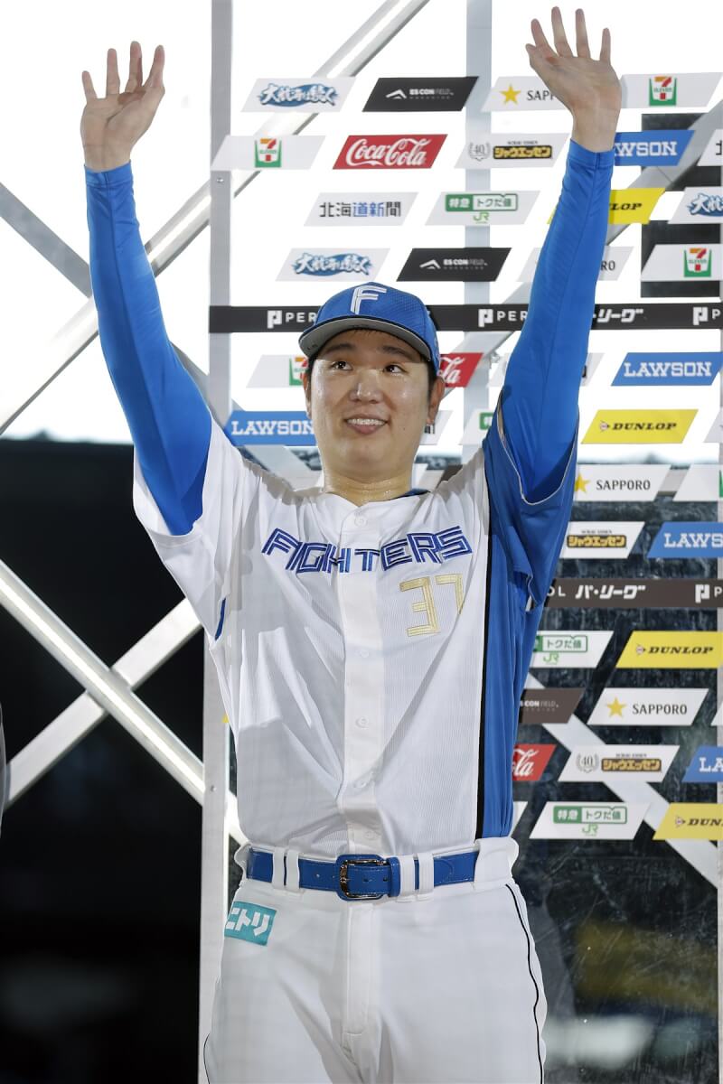 日職北海道日本火腿鬥士隊投手古林睿煬(圖)11日對樂天金鷲98球無四死球完封勝、表現亮眼,100球內完封勝成為繼郭泰源、陳偉殷之後台灣旅日球員第3人。(ⒸH.N.F.提供)