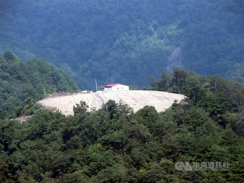 監察院說,地方政府對「國土保安用地」地價區段劃分、查估評定及課稅審認標準不一。內政部說,近期將召開會議研訂一致性查估作業原則。(中央社檔案照片)