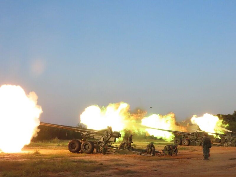 陸軍金門防衛指揮部13日實施太武操演,金防部表示,面對嚴峻敵情威脅,戮力各項戰訓整備,強化防區整體防衛能力,以達成捍衛國家主權、守護民眾家園的使命。(金防部提供)中央社記者吳玟嶸傳真 114年5月13日