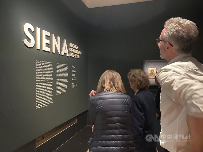 英國國家美術館以「西恩那:繪畫的興起,1300-1350年」為主題,展出14世紀初的義大利中部100多件作品。中央社記者黃佩珊倫敦攝 114年5月13日