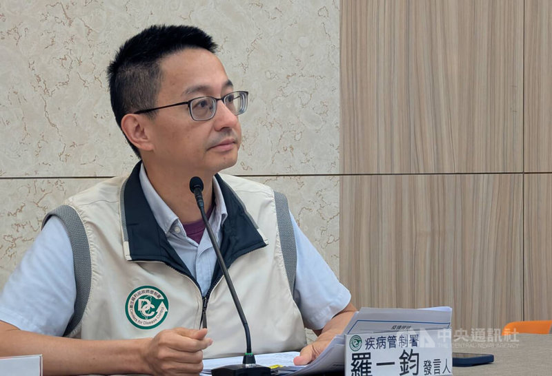 疾管署13日表示,114年急性病毒性A肝累計已17例境外移入,本土有56例、為近3年同期新高,且病例有年輕化趨勢。發言人羅一鈞(圖)研判,與出國旅遊、國際疫情有關。中央社記者曾以寧攝 114年5月13日