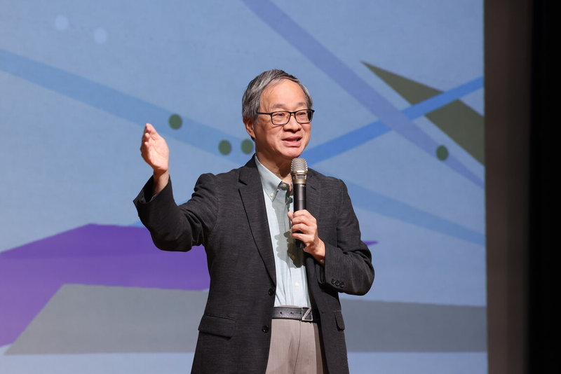 2025綠島人權藝術季將在國家人權博物館白色恐怖綠島紀念園區舉行,文化部長李遠(圖)13日出席記者會表示,透過藝術可以想像政治受難者如何看著海水跟星星堅強地生活下去,藝術能讓人們產生同理感受。(文化部提供) 中央社記者趙靜瑜傳真 114年5月13日