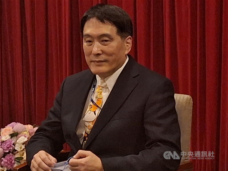 統一受惠於統一超等轉投資挹注,4月營收創同期新高。圖為統一董事長羅智先。(中央社檔案照片)