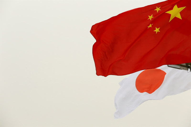 中國及日本國旗。(路透社)