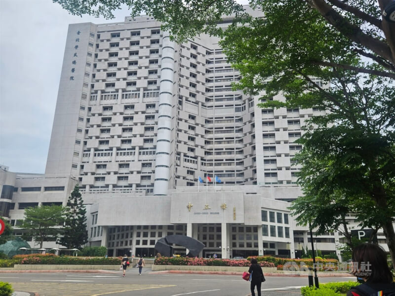 圖為台北榮總中正樓外觀。(中央社檔案照片)