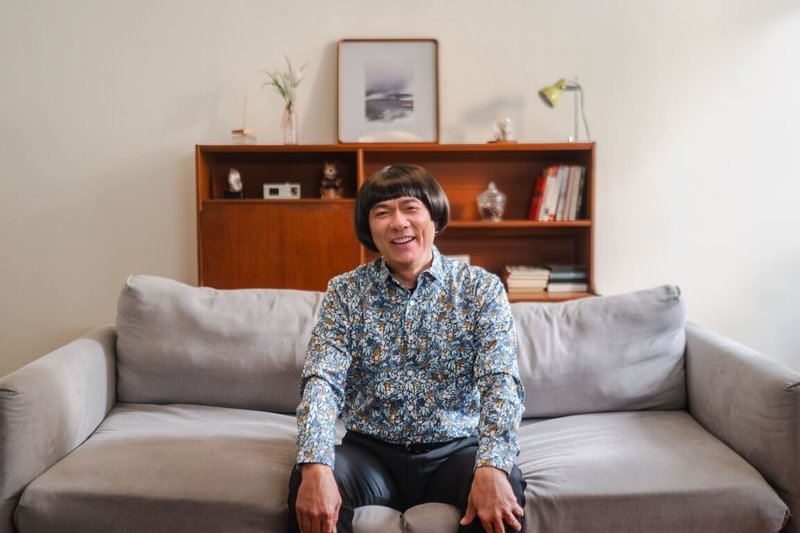 已故藝人豬哥亮的長子謝順福、中華豬哥亮文化協會與甲上娛樂攜手透過最新AI科技重現豬哥亮的動作、聲音,以「AI豬哥亮」名義發行首支單曲「阿爸的話」及MV,15日上架。(甲上娛樂提供)中央社記者陳怡璇傳真 114年5月15日