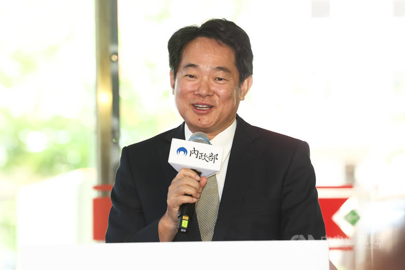 藝人涉躲兵役案風波延燒,內政部役政司長沈哲芳(圖)15日在內政部記者會受訪回應相關議題,並呼籲國人勿存僥倖心態,如逃兵役一定依法嚴處。中央社記者王騰毅攝 114年5月15日